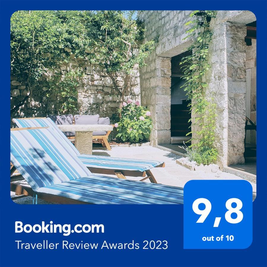 Rector'S Villa - Charming Retreat In Old Town With Jacuzzi In Private Courtyard Rab Town Exterior photo